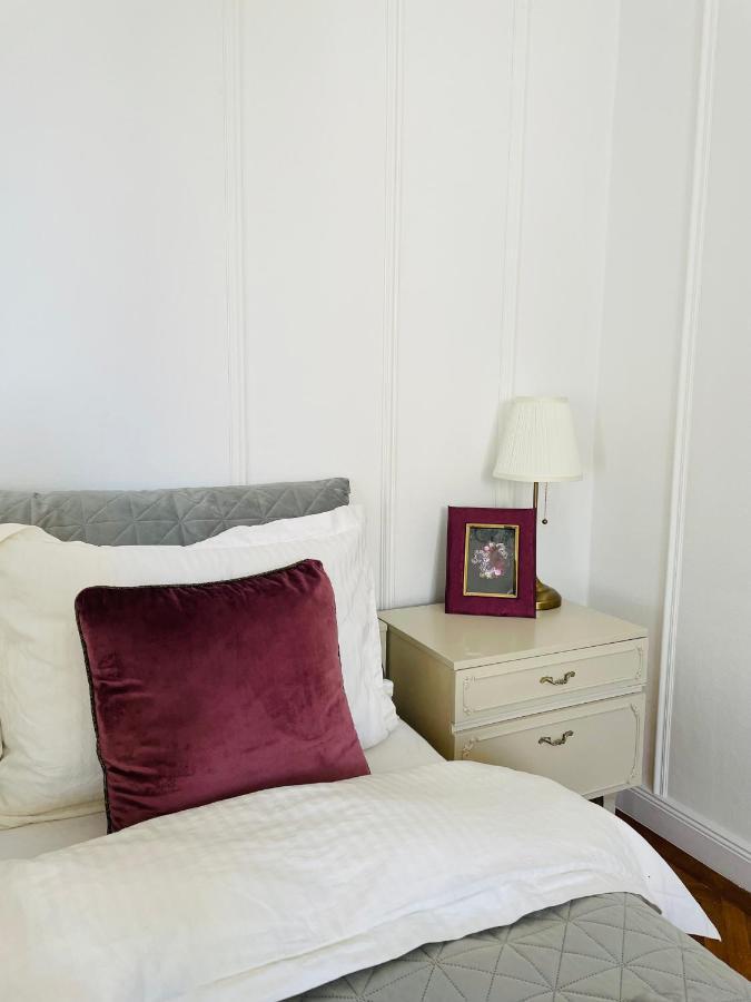 Littleparis Apartment Cluj Napoca Bagian luar foto
