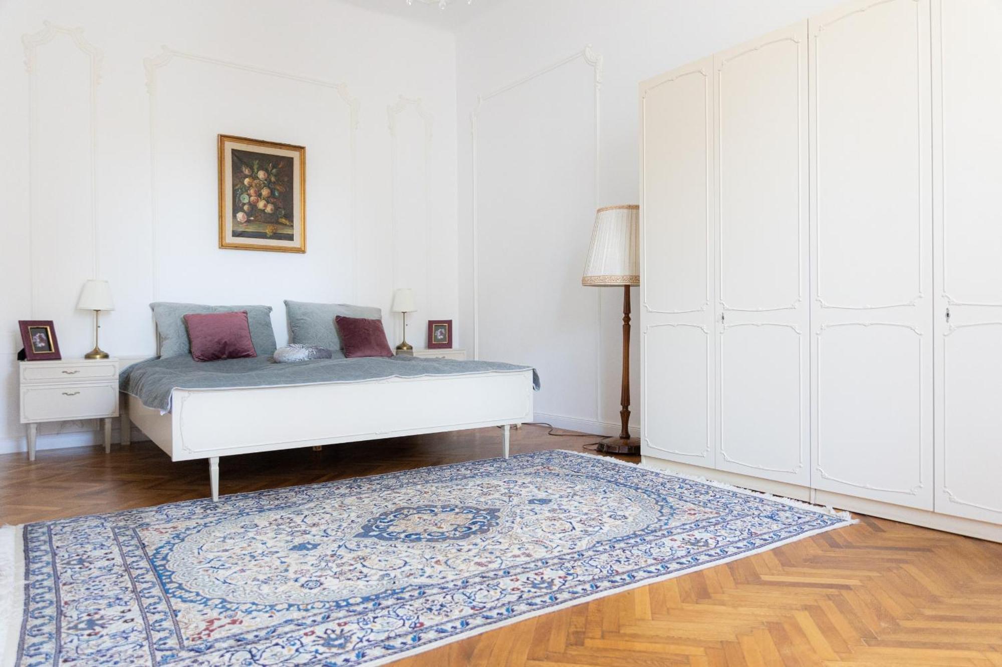 Littleparis Apartment Cluj Napoca Bagian luar foto